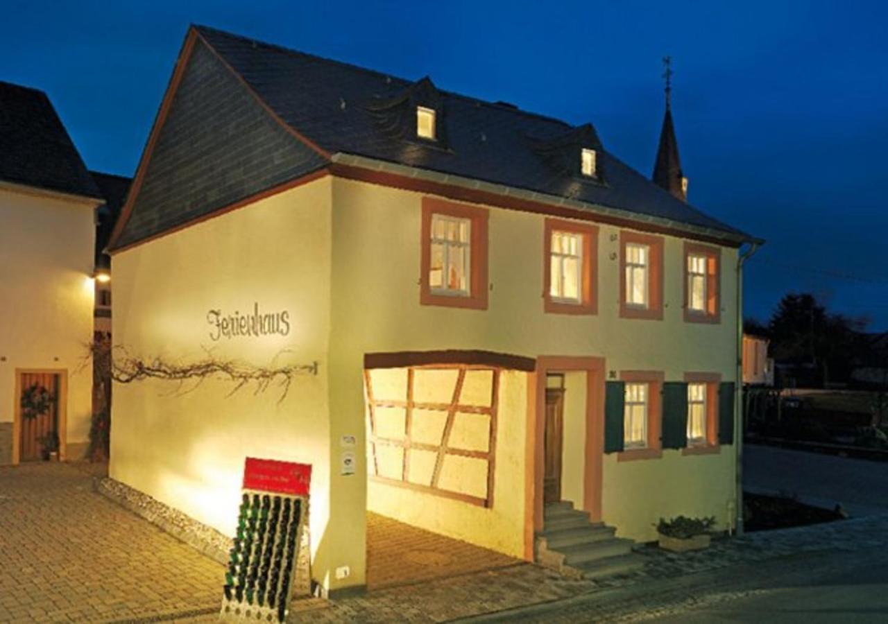 Altes Winzerhaus - Ferienhaus Burgen  Екстер'єр фото