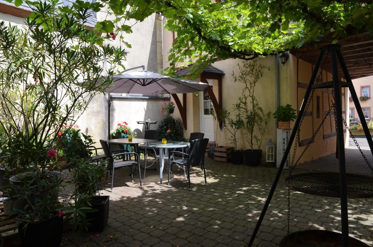Altes Winzerhaus - Ferienhaus Burgen  Екстер'єр фото