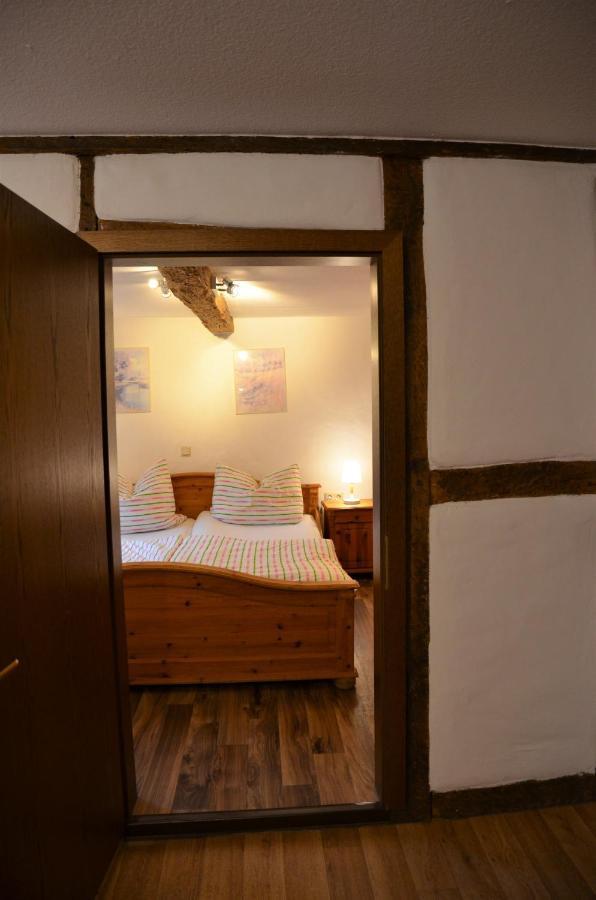 Altes Winzerhaus - Ferienhaus Burgen  Екстер'єр фото